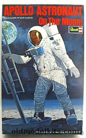 Revell 1/10 Apollo Astronaut Neil Armstrong on the Moon, H1860 plastic model kit